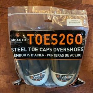 Steel toe caps overshoes